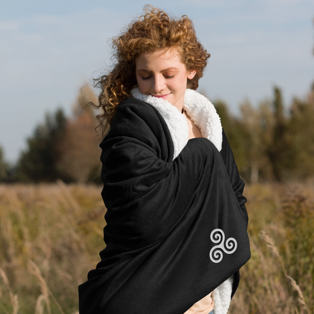 Triskelion Premium Sherpa Blanket