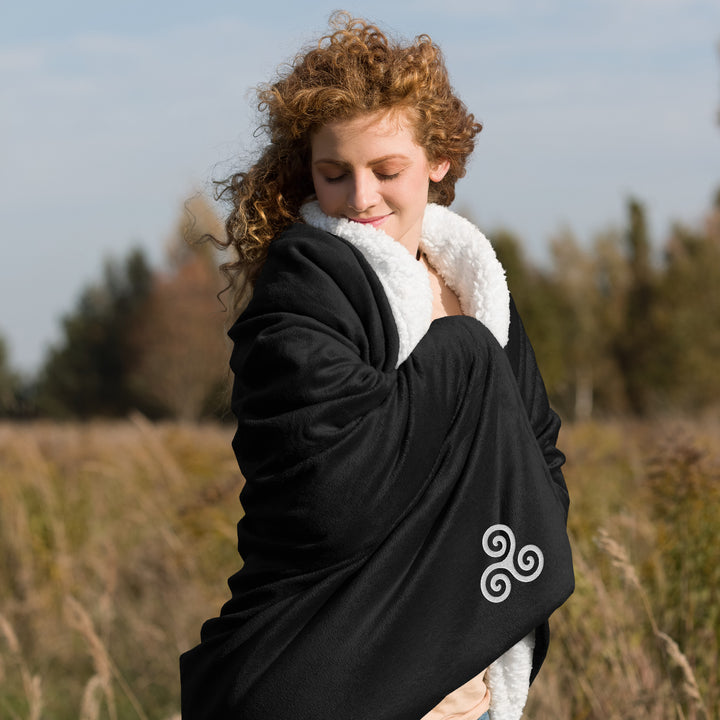 Triskelion Premium Sherpa Blanket