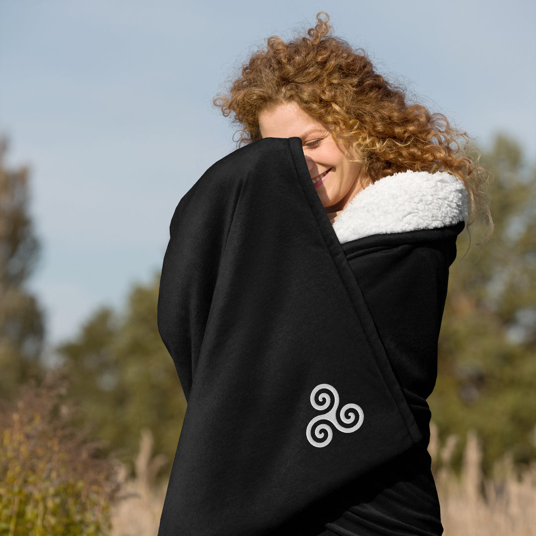 Triskelion Premium Sherpa Blanket